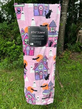 Betsey Johnson Halloween 2026 Haunted House Cat Bat Ghost Throw Blanket NEW